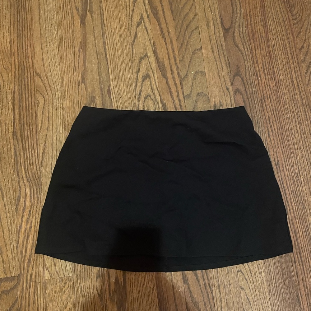 Hollister Black mini skirt size medium